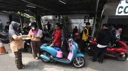 Pemutihan dilakukan terhadap denda pokok dan Pajak Kendaraan Bermotor (PKB) hingga masa pajak 2024 (masa berlaku 2025). (merdeka.com/Arie Basuki)