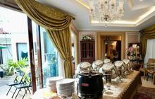 Lagi Santai di Teras Rumah, HM Fitno Crazy Rich Pondok Indah Panggil Tukang Kopi Starling 'Saya Bayar Rp200 Ribu