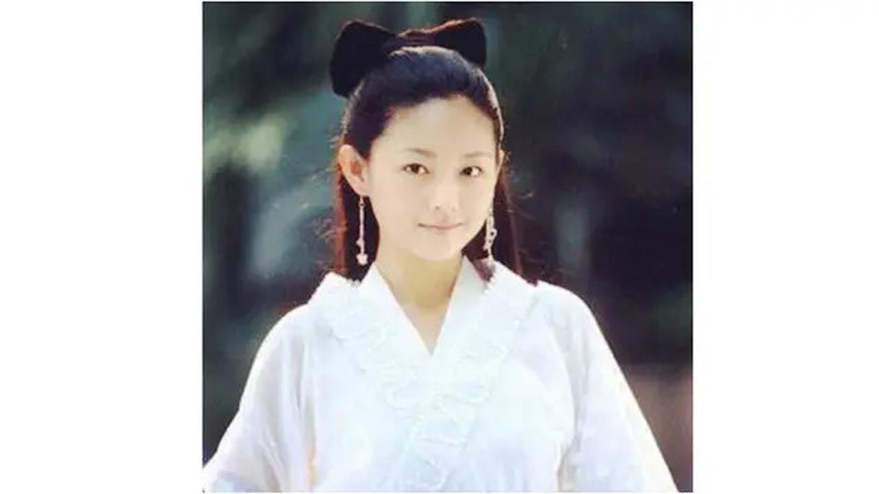 6 Potret Masa Remaja Barbie Hsu, Awali Karier Jadi PenyanyiTahun1994 Bareng Adik