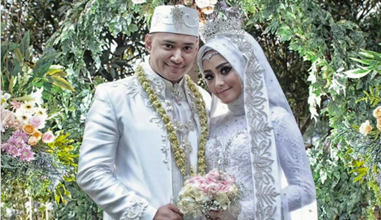 Bulan September ini, banyak selebriti Tanah Air yang melepas masa lajangnya. Setelah sebelumnya ada Laudya Cynthia Bella, Raisa, Vickky Shu juga ada nama Husein Alatas. (Instagram/creativenature_photography)