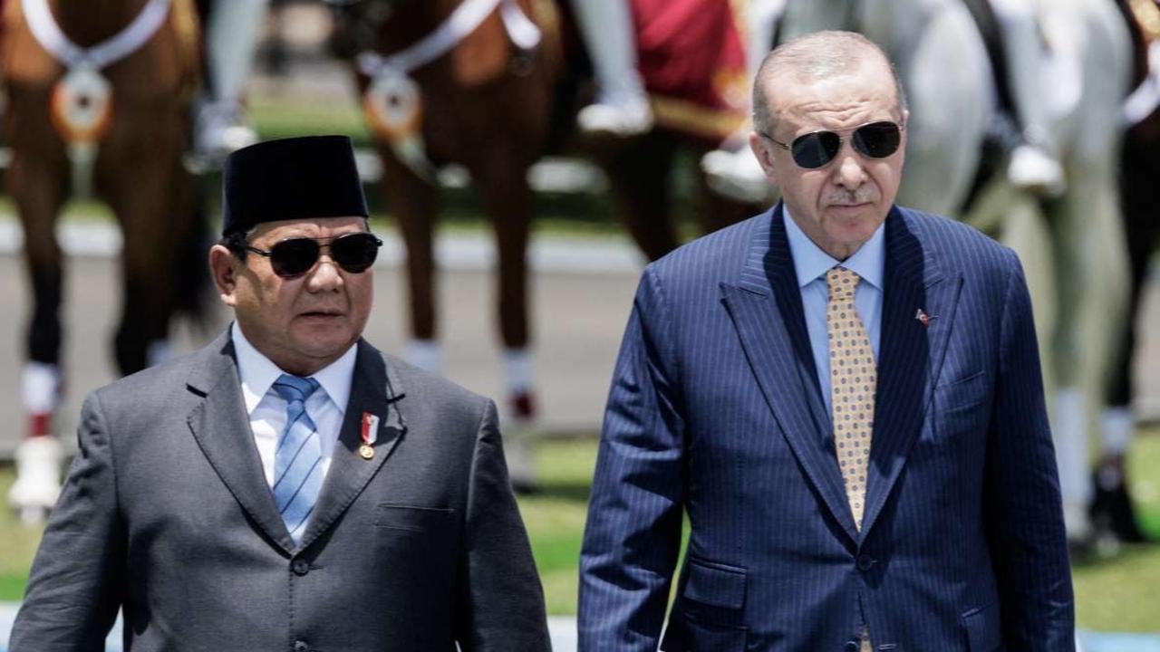 FOTO: Gaya Prabowo dan Erdogan Kompak Berkacamata Hitam Saat Bertemu di Istana Bogor