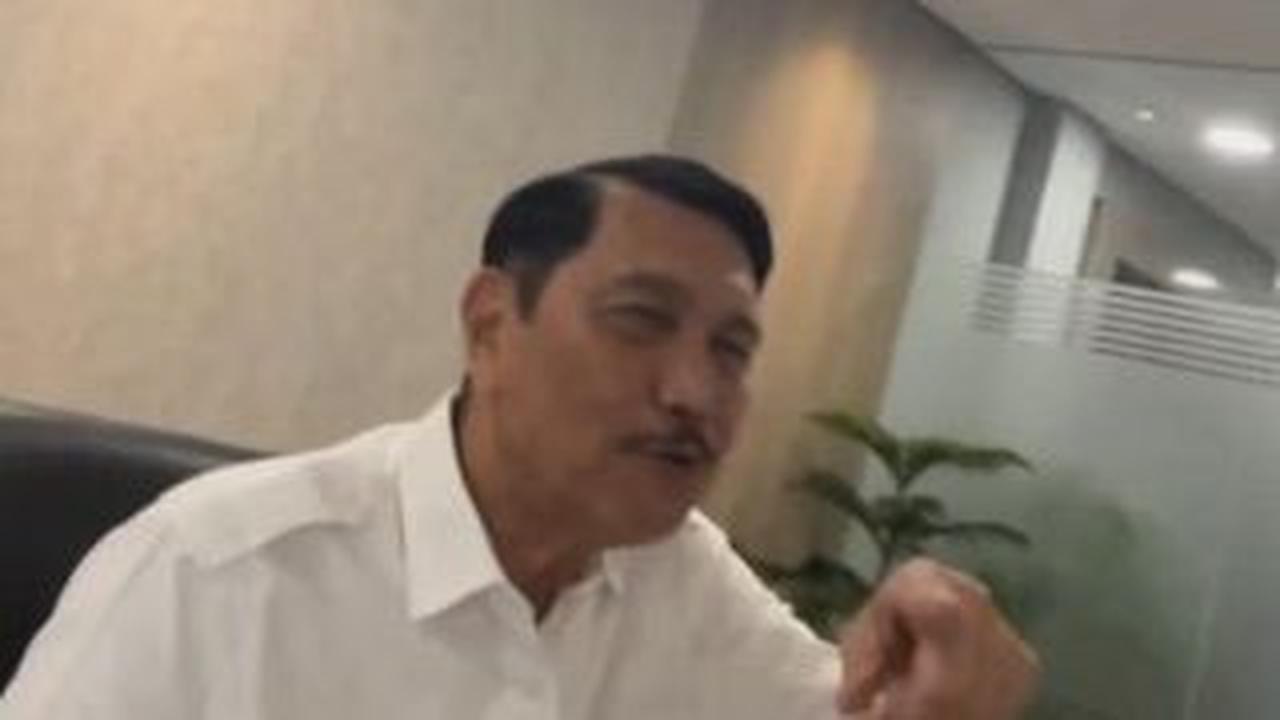 Hotman Paris Makan Siang dengan Luhut