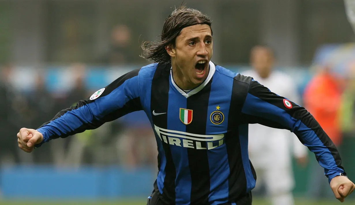 Hernan Crespo (36 juta euro) - Striker tangguh asal Argentina ini dibeli Inter Milan dari Lazio dengan harga 36 juta euro pada tahun 2002. (AFP/Paco Serinelli)