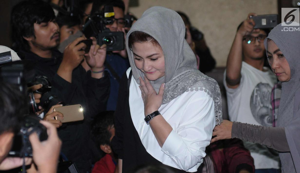 Deisti Astriani Tagor saat menghadiri sidang pembacaan putusan dugaan korupsi proyek e-KTP dengan terdakwa Setya Novanto di Pengadilan Tipikor, Jakarta, Selasa (24/4). Sebelumnya, Setya Novanto dituntut 16 tahun penjara. (Liputan6.com/Helmi Fithriansyah)