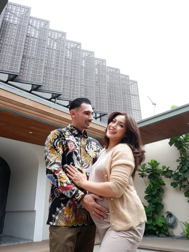 Jessica Iskandar dan Vincent Verhaag. (Foto: Dok. Instagram @inijedar)
