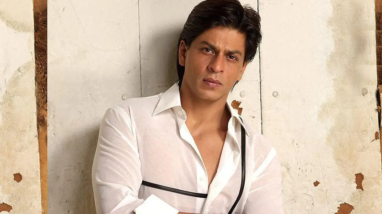 Shahrukh Khan Ingin Berhenti Merokok Sebelum Usia 50