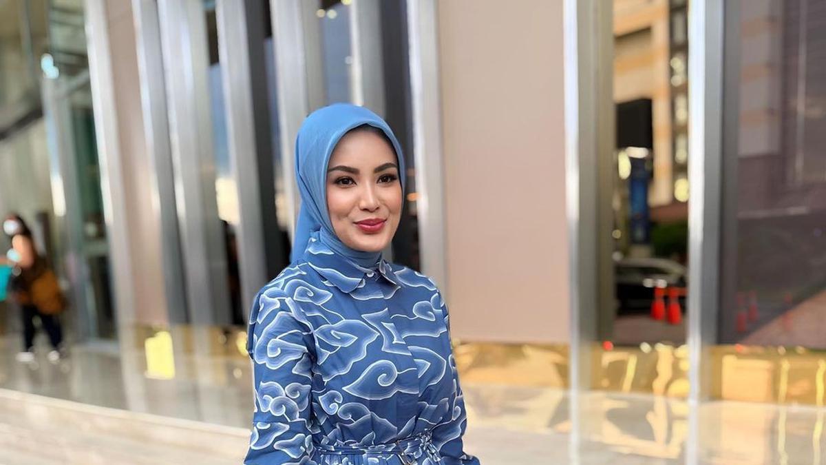 7 Model Dress Batik Kekinian untuk Muslimah Muda, Tampil Fresh tanpa Kesan Tua