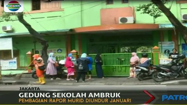Gedung Roboh, SMPN 32 Pekojan Tunda Pengambilan Rapor