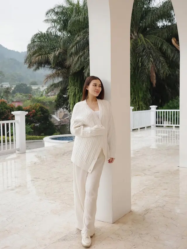 Melahirkan Anak Pertama, Intip Fashion Aaliyah Massaid Selama Hamil