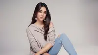 Aseel Omran, penyanyi Timur Tengah yang membuat cover lagu "Meraih Bintang" ke dalam bahasa Arab. [foto: instagram/aseel]