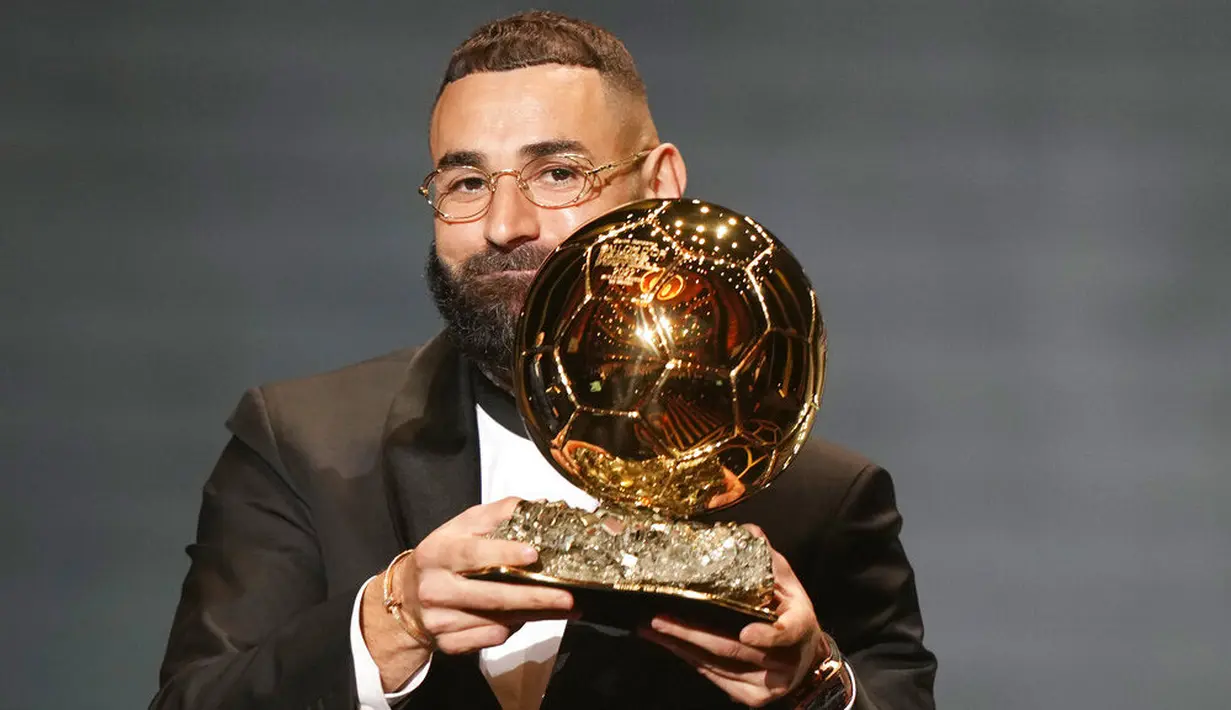 Dalam penghargaan Ballon d'Or 2022, Karim Benzema berhasil menyisihkan deretan pemain top lainnya termasuk Sadio Mane dan Kevin De Bruyne. (AP/Francois Mori)