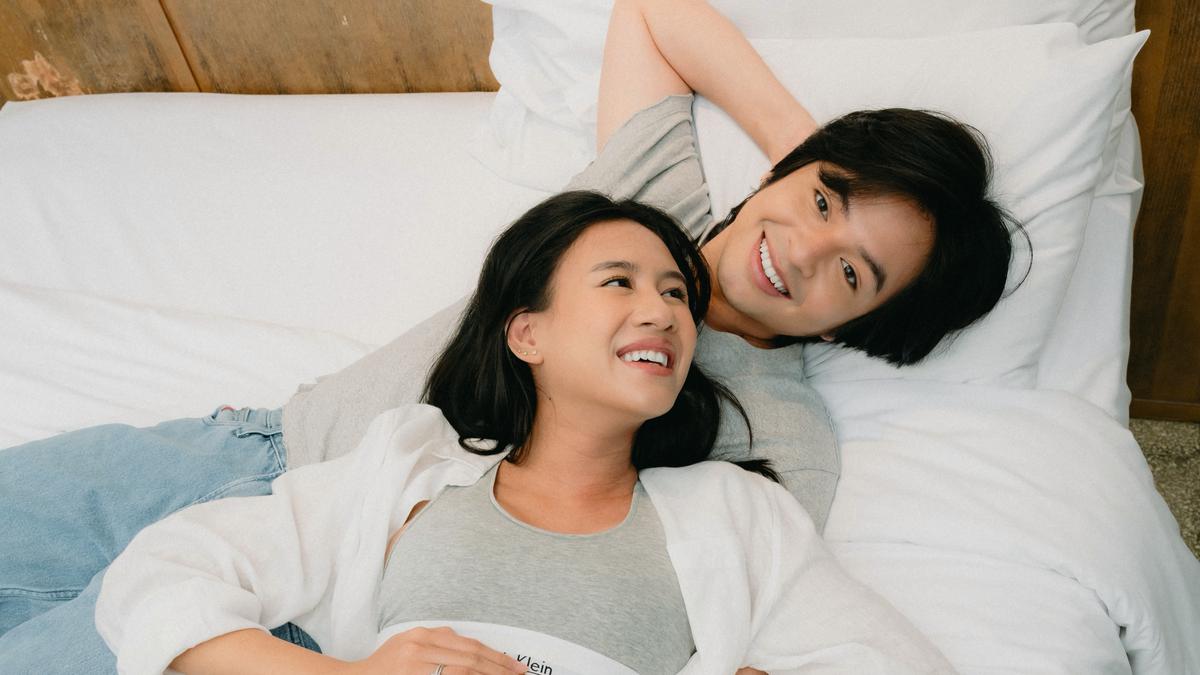 Angga Yunanda dan Shenina Cinnamon Maternity Shoot, Simpel tapi Penuh Makna