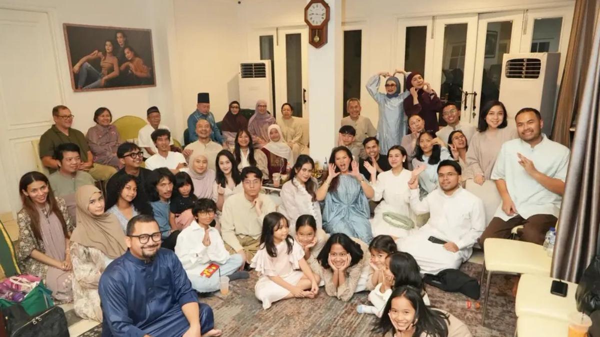 13 Potret Ruang Keluarga di Rumah Reza Artamevia, Jadi Tempat Kumpul saat Lebaran