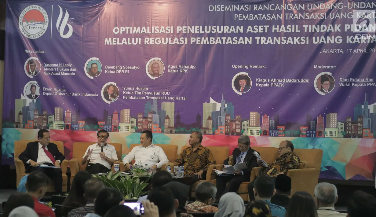Suasana diskusi yang diikuti oleh Kepala PPATK Kiagus Ahmad Badaruddin, Menteri Hukum dan HAM Yasona Laoly, Ketua KPK Agus Rahardjo, Ketua DPR RI Bambang Soesatyo di gedung PPATK, Jakarta, Selasa (17/4). (Liputan6.com/Angga Yuniar)
