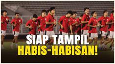 Timnas Indonesia U-23 bersiap menghadapi Thailand di semifinal Piala AFF U-23 2025 di SUGBK, Jakarta. Meski kehilangan beberapa pemain kunci, Gerald Vanenburg tetap optimistis timnya bisa menang di waktu normal tanpa adu penalti.