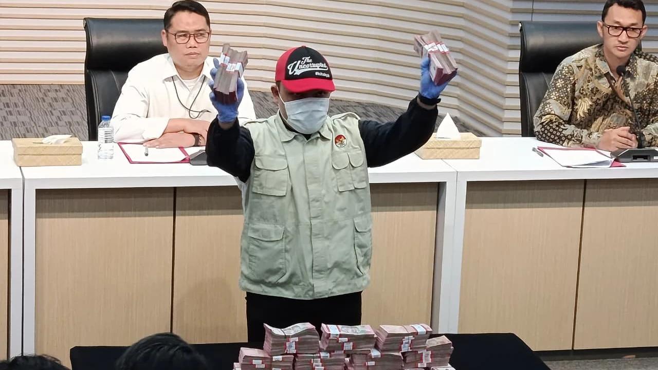 Resmi Jadi Tersangka, Wakil Ketua PN Depok Diduga Terima Gratifikasi Rp2,5 Miliar