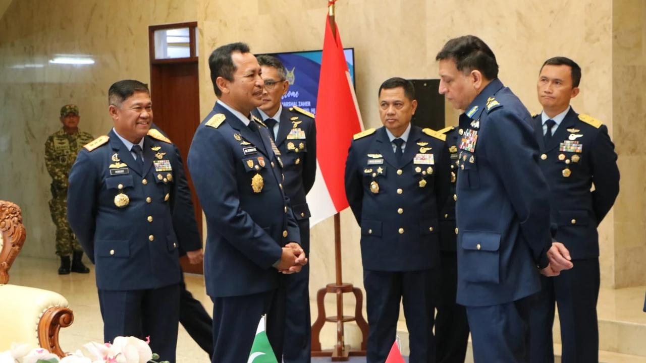 FOTO: Kasau Sambut Kunjungan Kepala Angkatan Udara Pakistan