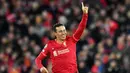 Pemain Liverpool, Thiago Alcantara, melakukan selebrasi setelah mencetak gol ke gawang FC Porto pada laga Liga Champions di Stadion Anfield (24/11/2021). Thiago Alcantara menghabiskan tujuh musim yang brilian di Bayern setelah tiba dari Barcelona pada 2013. Munchen melepasnya dengan harga 22 juta pounds ke Anfield. (AFP/ Anthony Devlin)