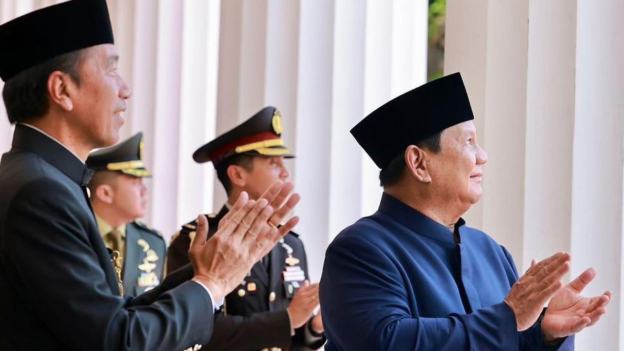 VIDEO: Ekspresi Terpukau Presiden Prabowo Lihat Atraksi Jet TNI Melintas di Atas Istana