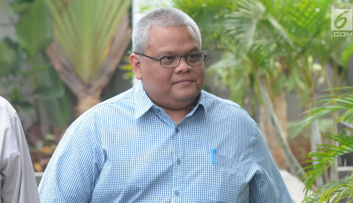 Direktur Dana Perimbangan Kemenkeu Putut Hari Satyaka tiba untuk menjalani pemeriksaan di Gedung KPK, Jakarta, Kamis (15/8/2019). Putut diperiksa sebagai saksi untuk tersangka Sukiman dalam kasus suap pengurusan dana perimbangan di Kabupaten Pegunungan Arfak, Papua Barat.‎ (merdeka.com/Dwi Narwoko)