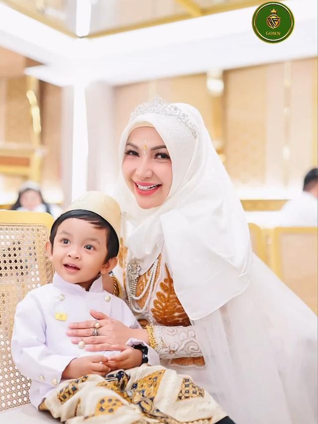 Potret Sulthan Anak Roro Fitira yang Makin Besar Makin Tampan (instagram/roro.fitria1989, instagram/rfm_baby_sulthan)