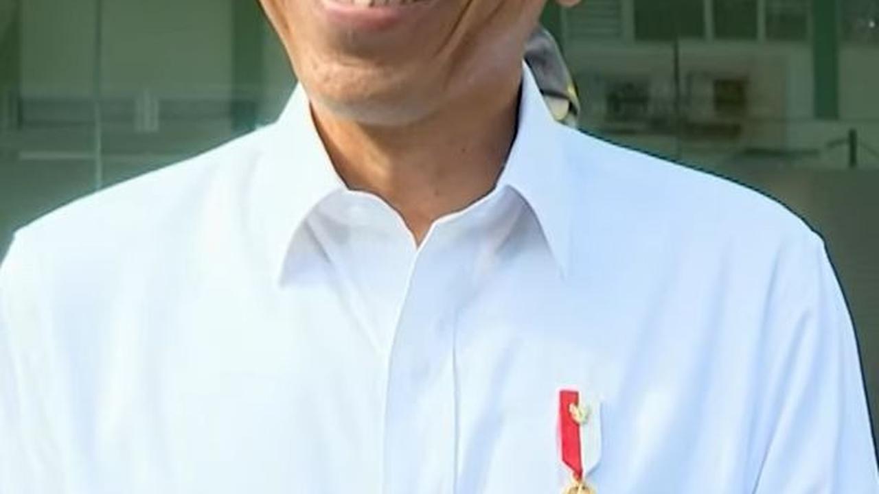 Sambil Tertawa, Jokowi Jawab Isu Jadi Ketum Golkar: Ketua Indonesia saja