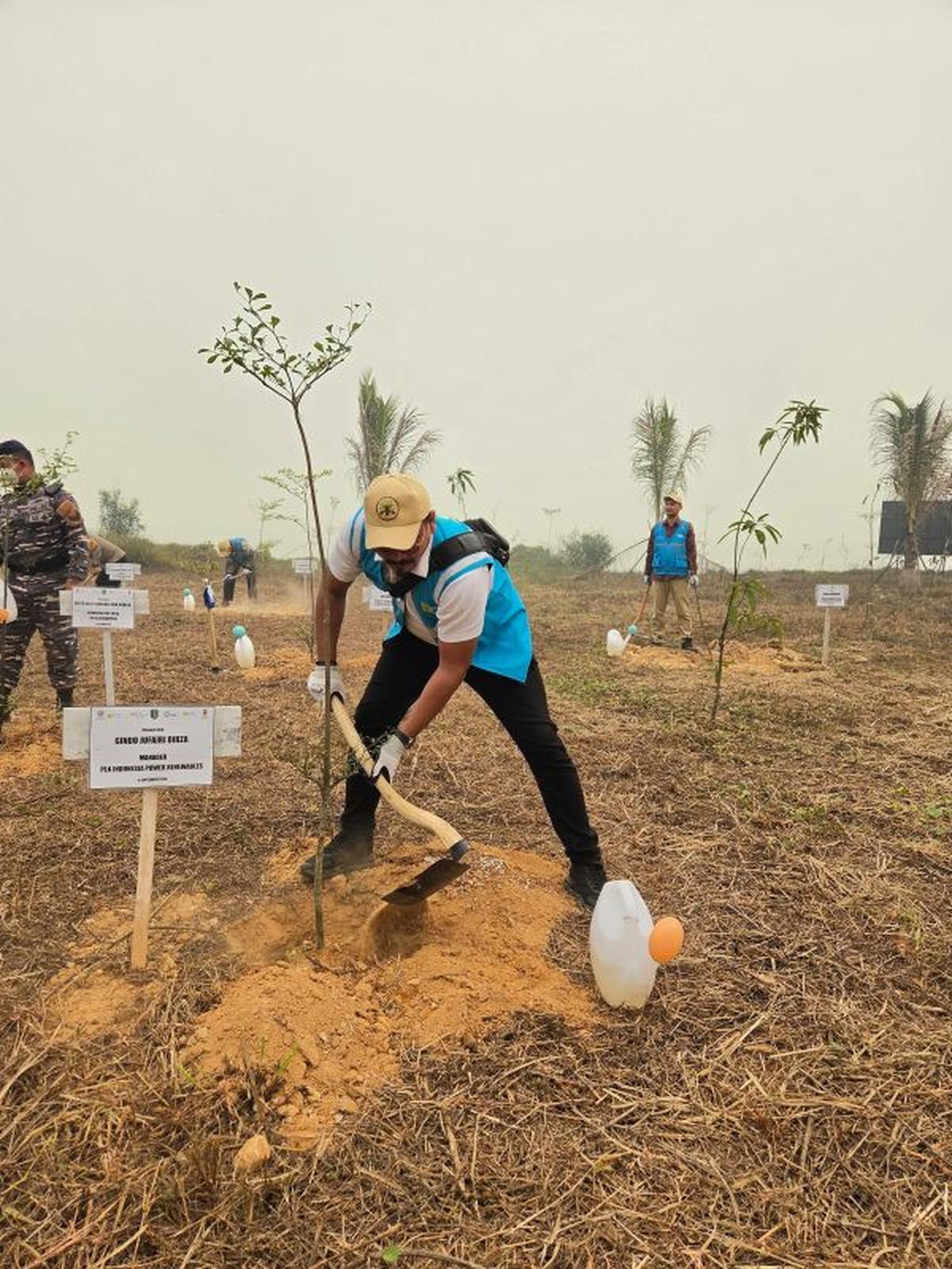 PLN IP Renewables Berperan Aktif Benahi Kawasan Pesisir PLTU Kalbar-1 di Bengkayang