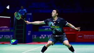 Tunggal putra Indonesia Jonatan Christie menang atas Loh Kean Yew dari Singapura melalui laga ketat 21-18 dan 22-20 di Indira Gandhi Sports Complex, Sabtu (17/1). Hasil itu membawa Jonatan ke final India Open 2026. (foto: PBSI)