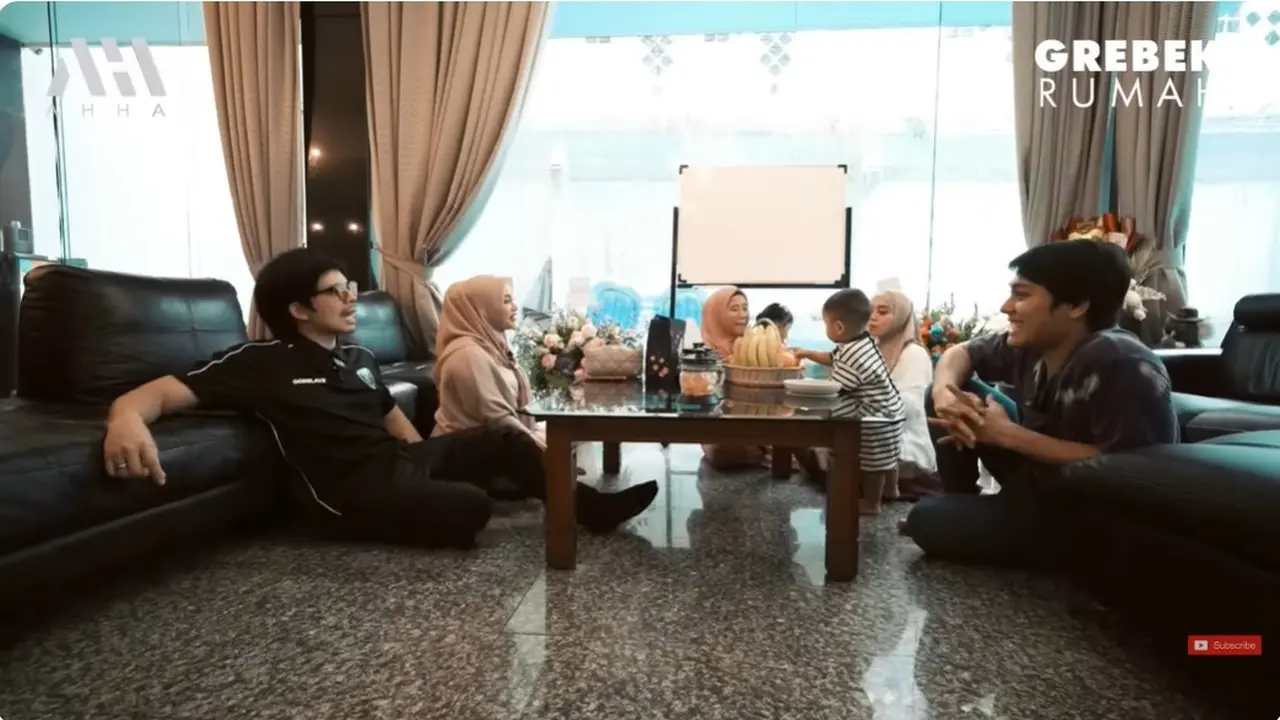 6 Potret Ruang Tamu di Rumah Lesti Kejora, Desain Interior Mewah dan Hangat