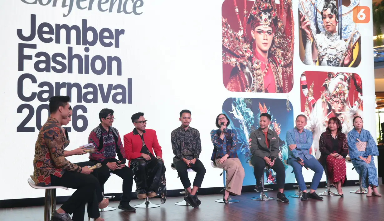 Juri Utama (Grand Juri) Jember Fashion Carnaval, Bubah Alfian, menyampaikan bahwa JFC lahir dari harapan besar akan Indonesia yang bersinar.(KLY/Budy Santoso)