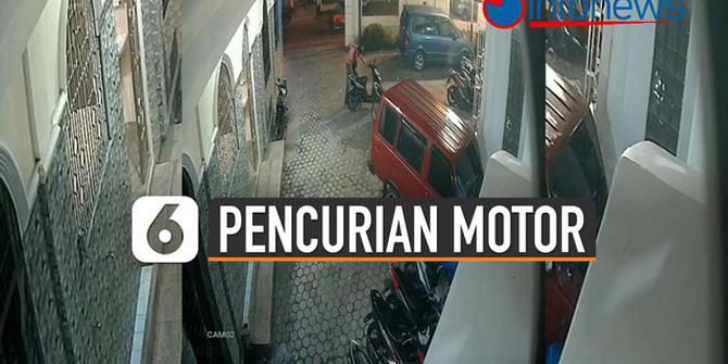 VIDEO: Viral Pencurian Motor di Halaman Masjid