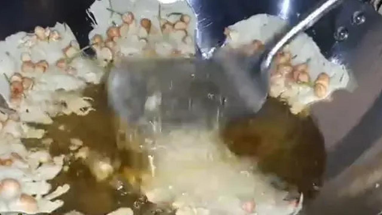 Rahasia Goreng Rempeyek yang Tipis Gurih tapi Minim Serap Minyak