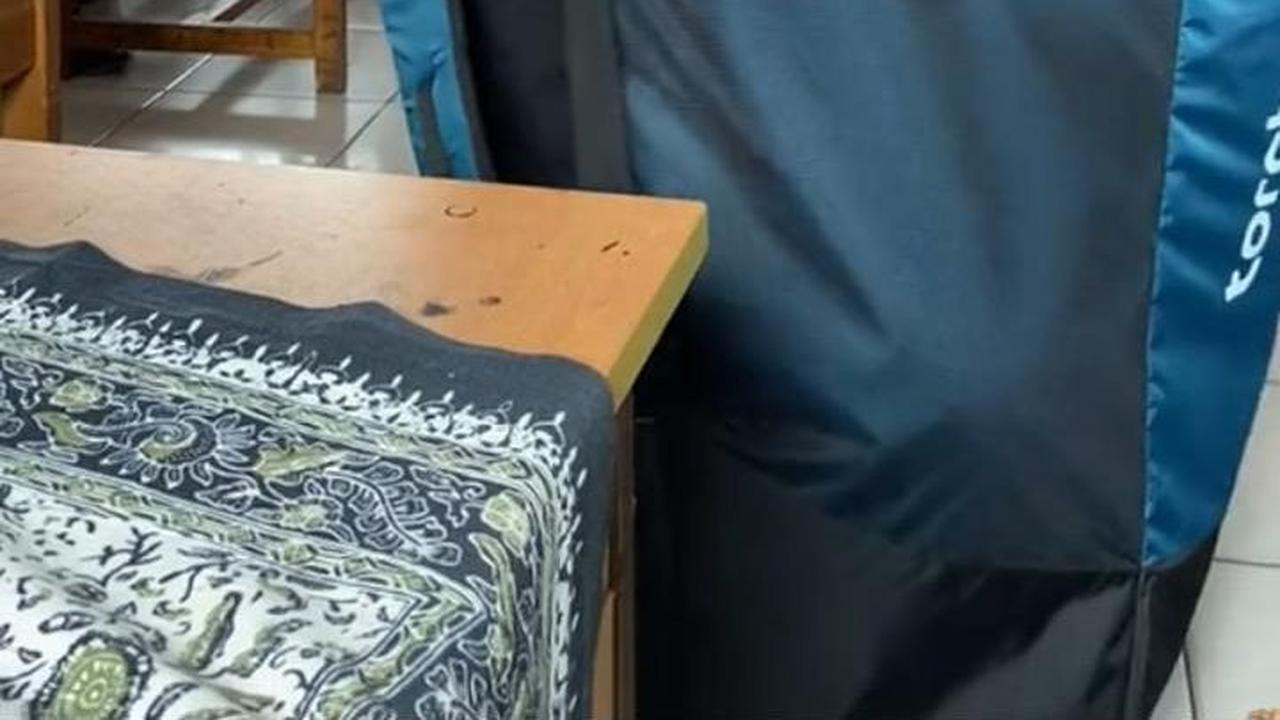 Viral Siswa Sekolah Bawa Ransel Raksasa, Warganet: Bisa Menampung Harapan Orang Tua