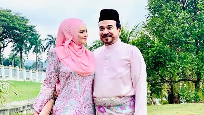 Rayakan 13 Tahun Pernikahan, Ini 7 Momen Bahagia Siti Nurhaliza dan Sang Suami