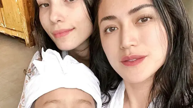 Jessica Iskandar melukat lagi di Bali