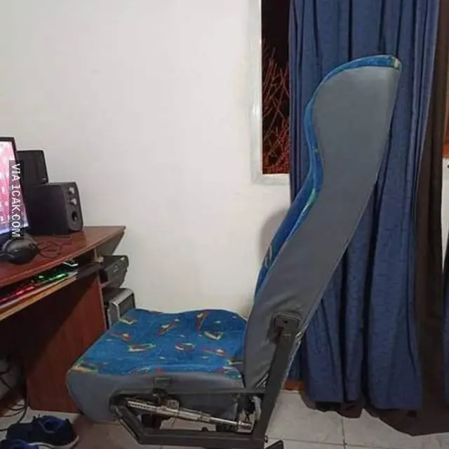 7 Potret Komputer dan Kursi Game Versi 'Low Budget' Ini Kreatif Banget