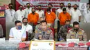 Kabareskrim, Komjen Pol Listyo Sigit Pranowo (tengah) memberikan keterangan saat rilis terkait kasus penipuan sindikat internasional pembelanjaan ventilator covid-19 di Gedung Bareskrim Mabes Polri, Jakarta, Senin (7/9/2020). (Liputan6.com/Faizal Fanani)