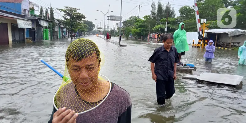 Banjir di Kaligawe Semarang Masih Tinggi