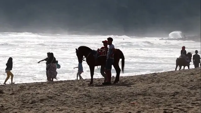 Pantai Suwuk, Kebumen, Jawa Tengah. (Foto: Liputan6.com/Muhamad Ridlo)
