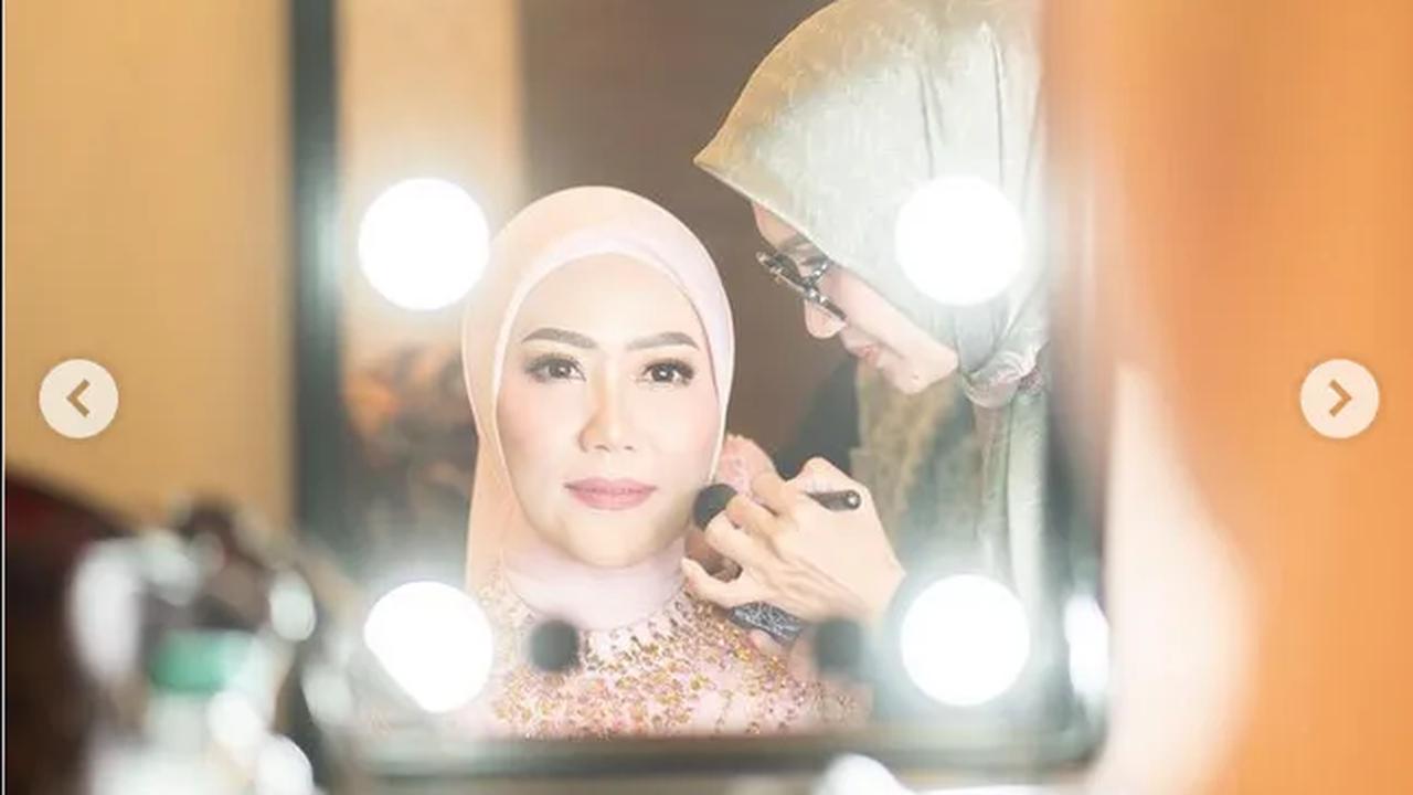 Riasan Wajah dan Kebayanya Tak Luput dari Perhatian Netizens<br>