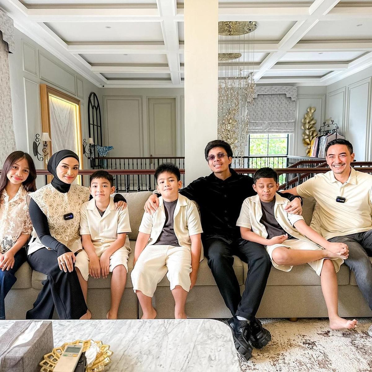 Potret Rumah Mewah Zumi Zola - Putri Zulhas Setelah Menikah, Desain Modern Glam - Berhias Serba Emas