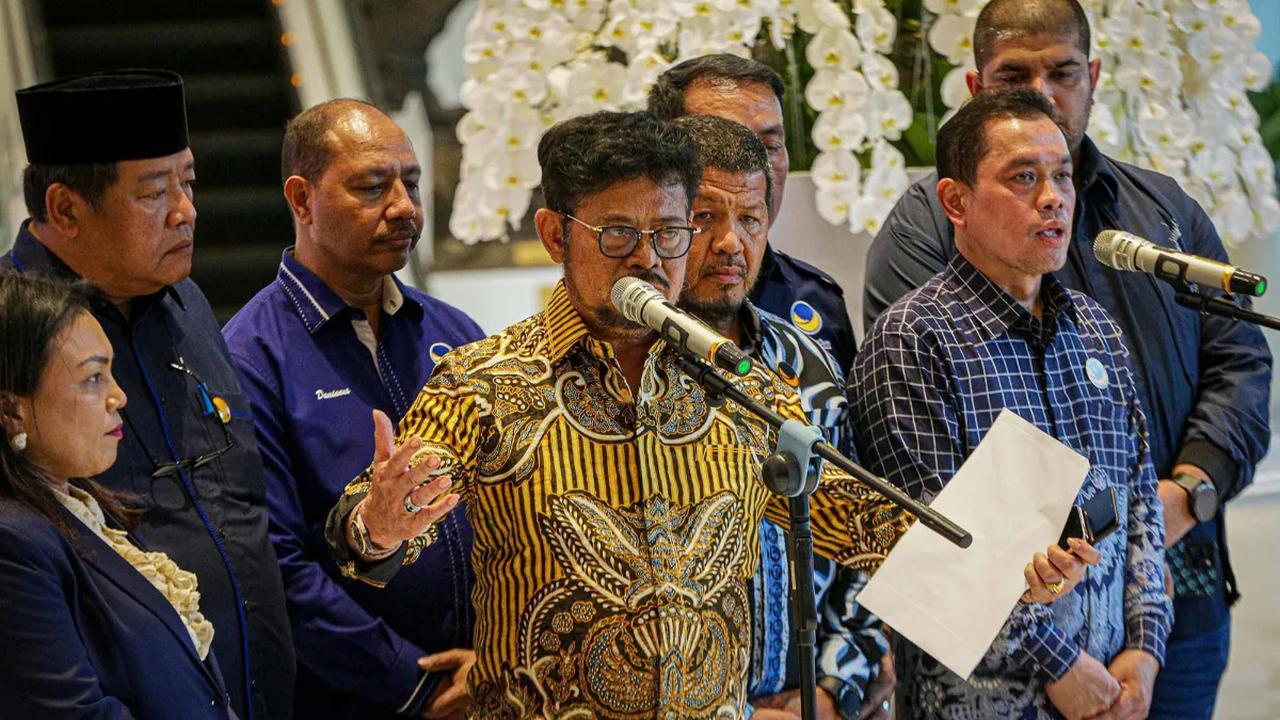 Menurut Paloh, langkah tersebut perlu dilakukan Syahrul Yasin Limpo untuk fokus menghadapi proses hukum di KPK.<br>