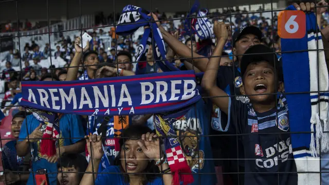 Dukungan Aremania saat Away