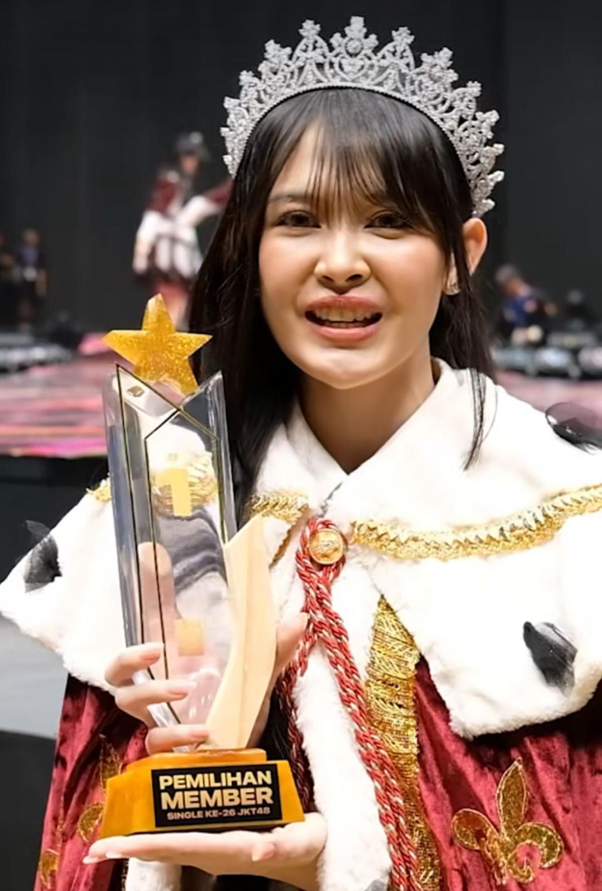7 Potret Feni JKT48 Jadi Juara di Senbatsu Sousenkyo 2024, Perjuangan dan Dukungan Fans