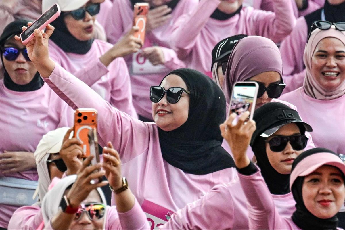FOTO: Keseruan Lari Santai Khusus Perempuan di Banda Aceh