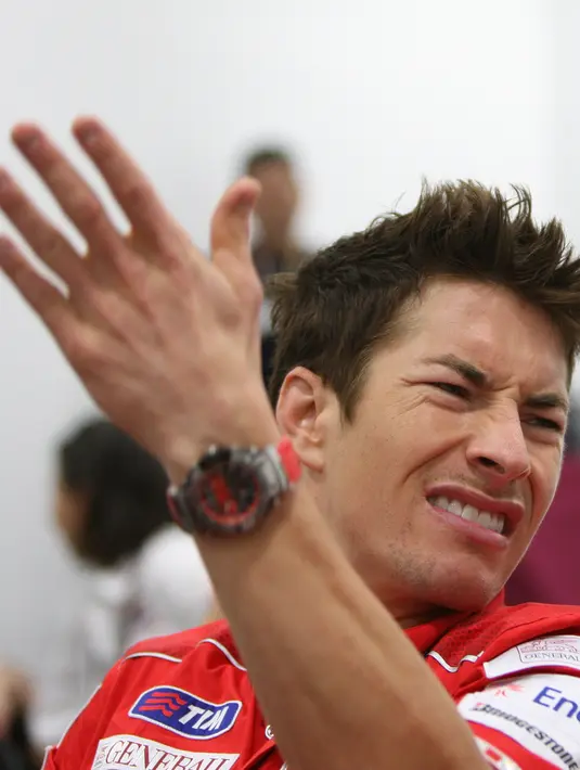 Nicky Hayden memutuskan pindah ke ajang Superbike pada 2016. Di tahun lalu, Hayden finis diurutan kelima. Sementara di tahun ini, dia masih kesulitan bersaing dengan lebih banyak gagal finis. (AP Photo/Hassan Ammar)