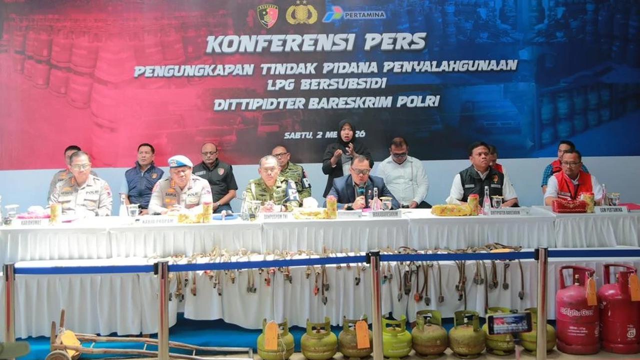 FOTO: Bareskrim Ungkap Penyalahgunaan LPG Subsidi, Dua Orang Jadi Tersangka