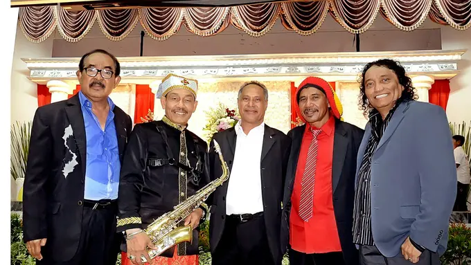 [Bintang] Black Brothers