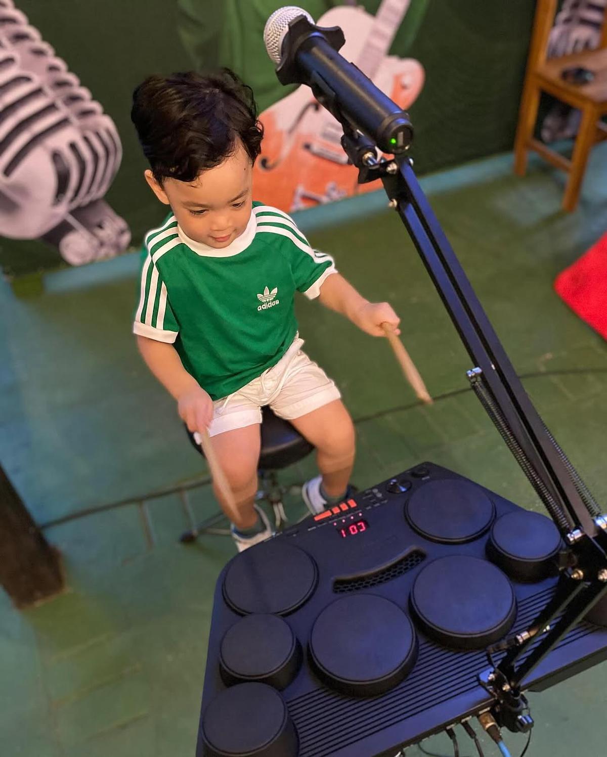 Potret Gin Dirga, Anak Gilang Dirga Main Drum, Makin Gede Makin Ganteng