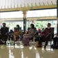 Rombongan Civil 20 (C20) melakukan Summit People Caravan Roadshow bertema “Pelayanan Kesehatan bagi Kelompok Rentan, termasuk Akses Vaksin bagi Transgender dan Disabilitas” di Pendopo Parasamya, Kabupaten Sleman, Jumat (30/9/2022).